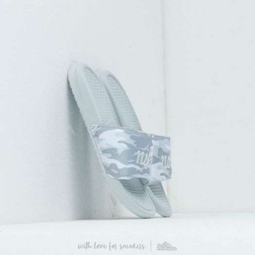 Damske tenisky a boty Nike Wmns Benassi Jdi Txt Se Pure Platinum Mtlc Platinum White Footshop