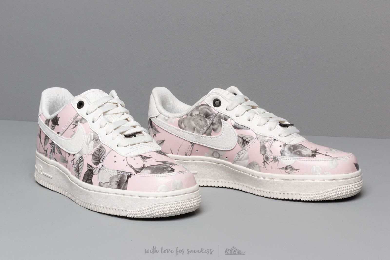Damen Sneaker und Schuhe Nike Wmns Air Force 1 '07 Lxx Summit White/ Summit White-Summit White