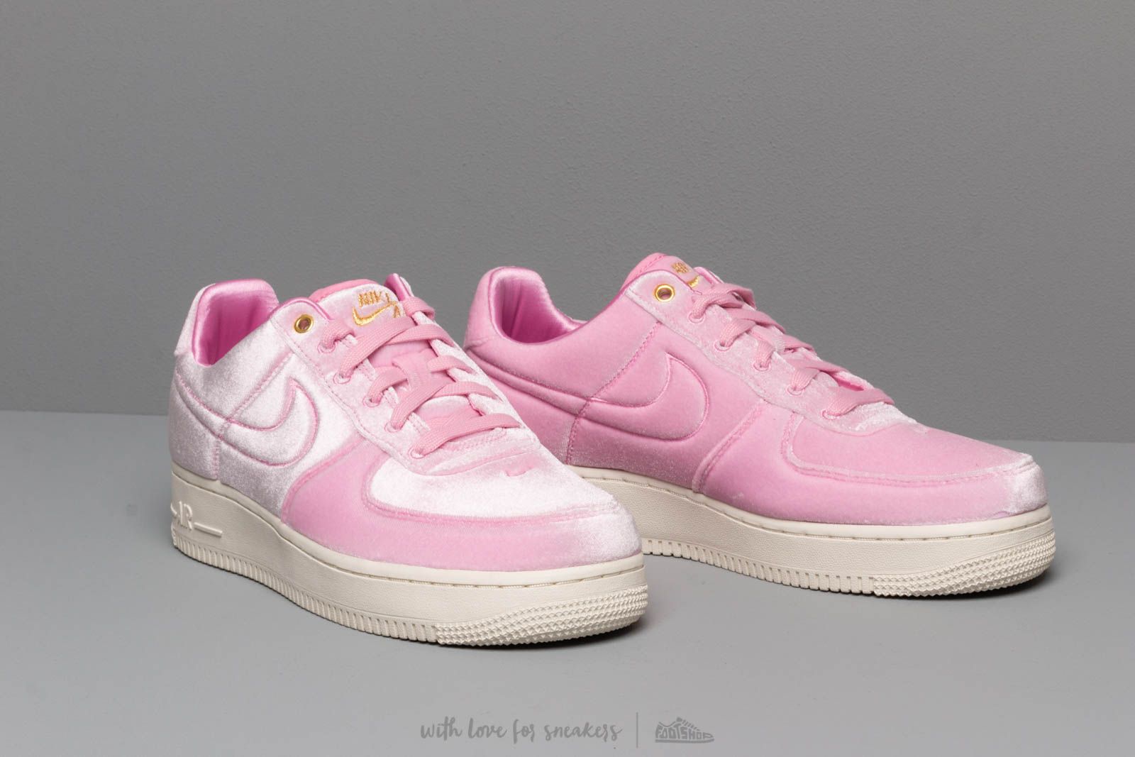 nike air force 1 07 premium 3 pink rose