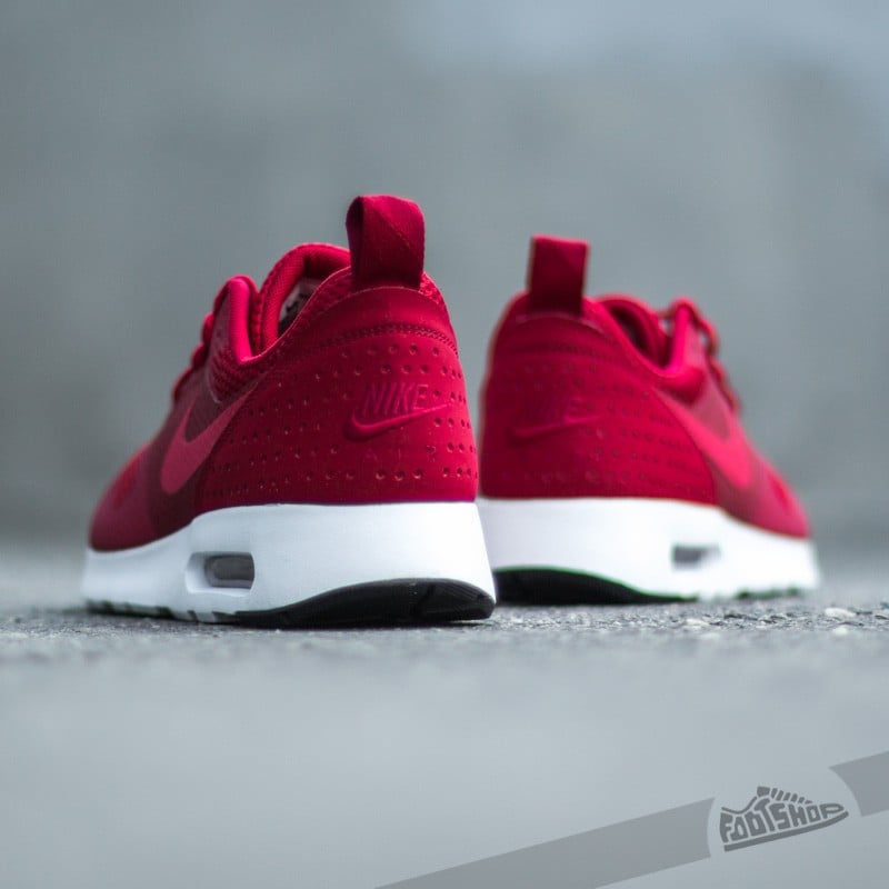 Nike air max on sale tavas gym red