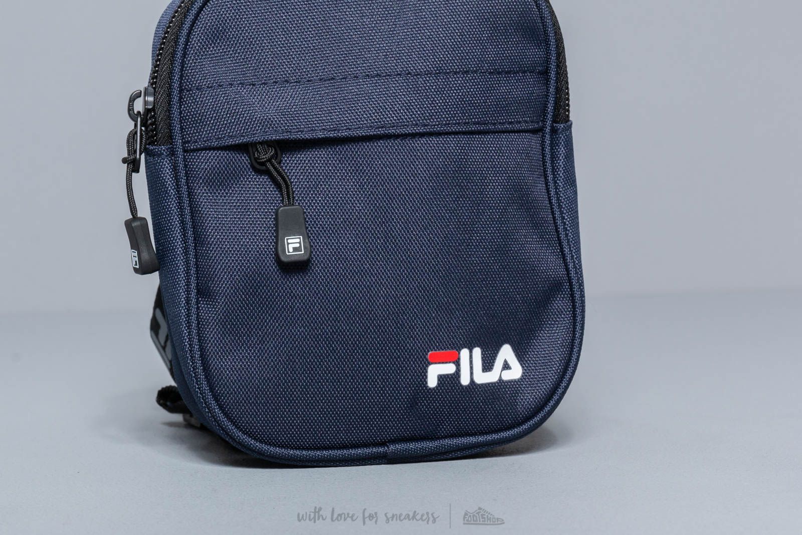 Umhängetaschen FILA New Pusher Berlin Bag Black Iris