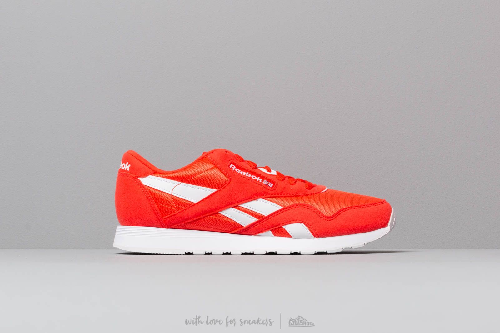 Men s shoes Reebok Classic Nylon Color Canton Red White Footshop
