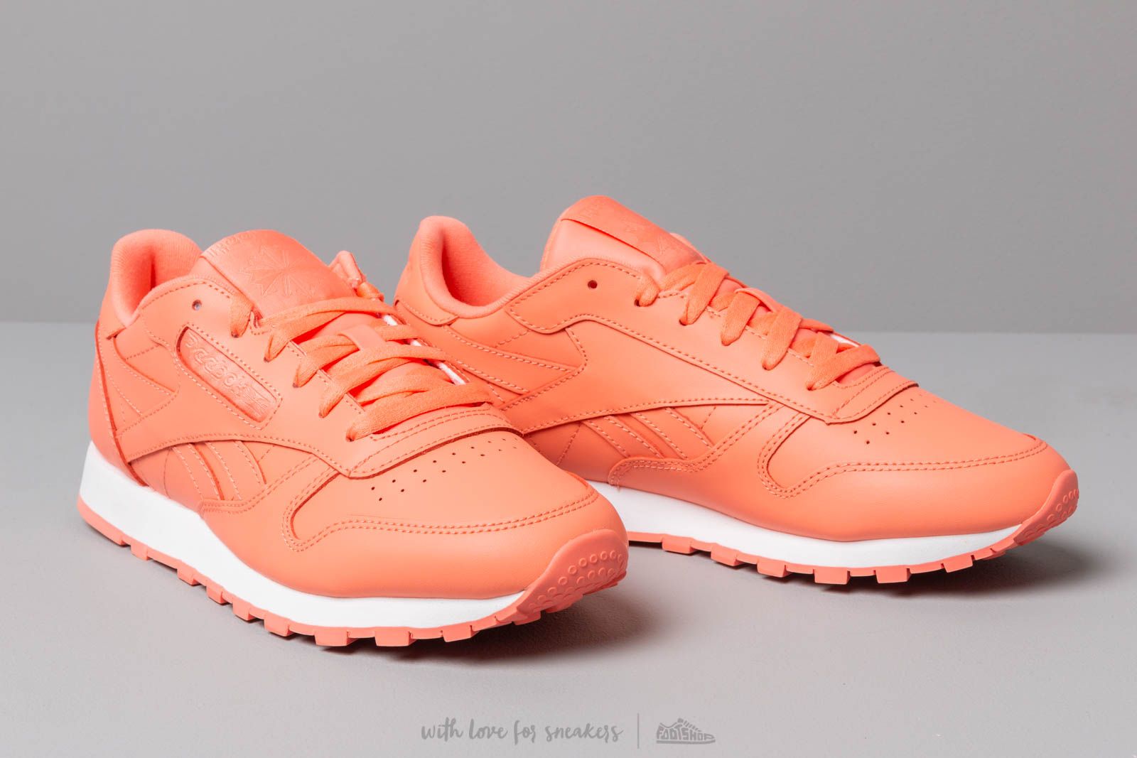 Women s shoes Reebok Classic Leather W Stellar Pink White Footshop