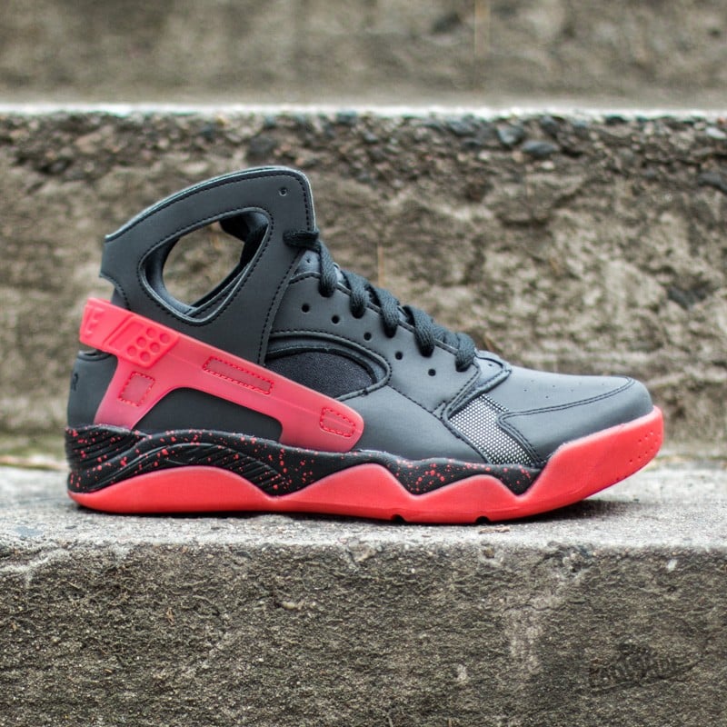 Men s shoes Nike Air Flight Huarache PRM QS Black Anthracite Challenge Red Footshop