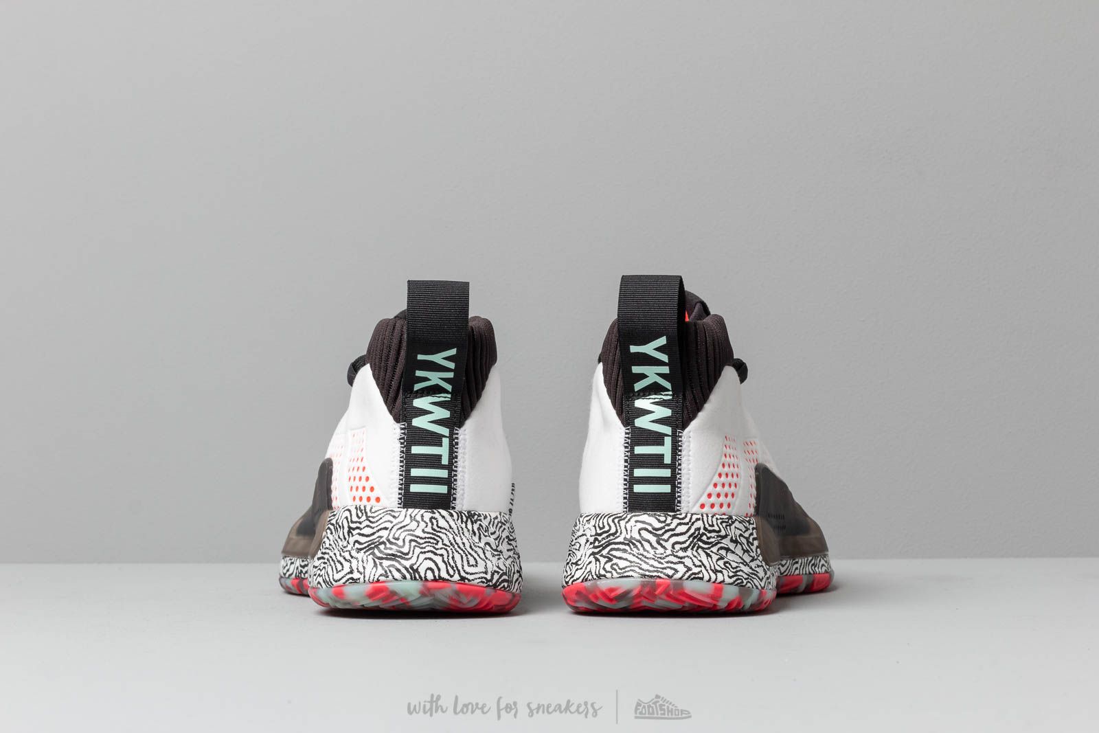 Încălțăminte și sneakerși pentru bărbați adidas Dame 5 Ftw White/ Shock Red/ Clear Mint