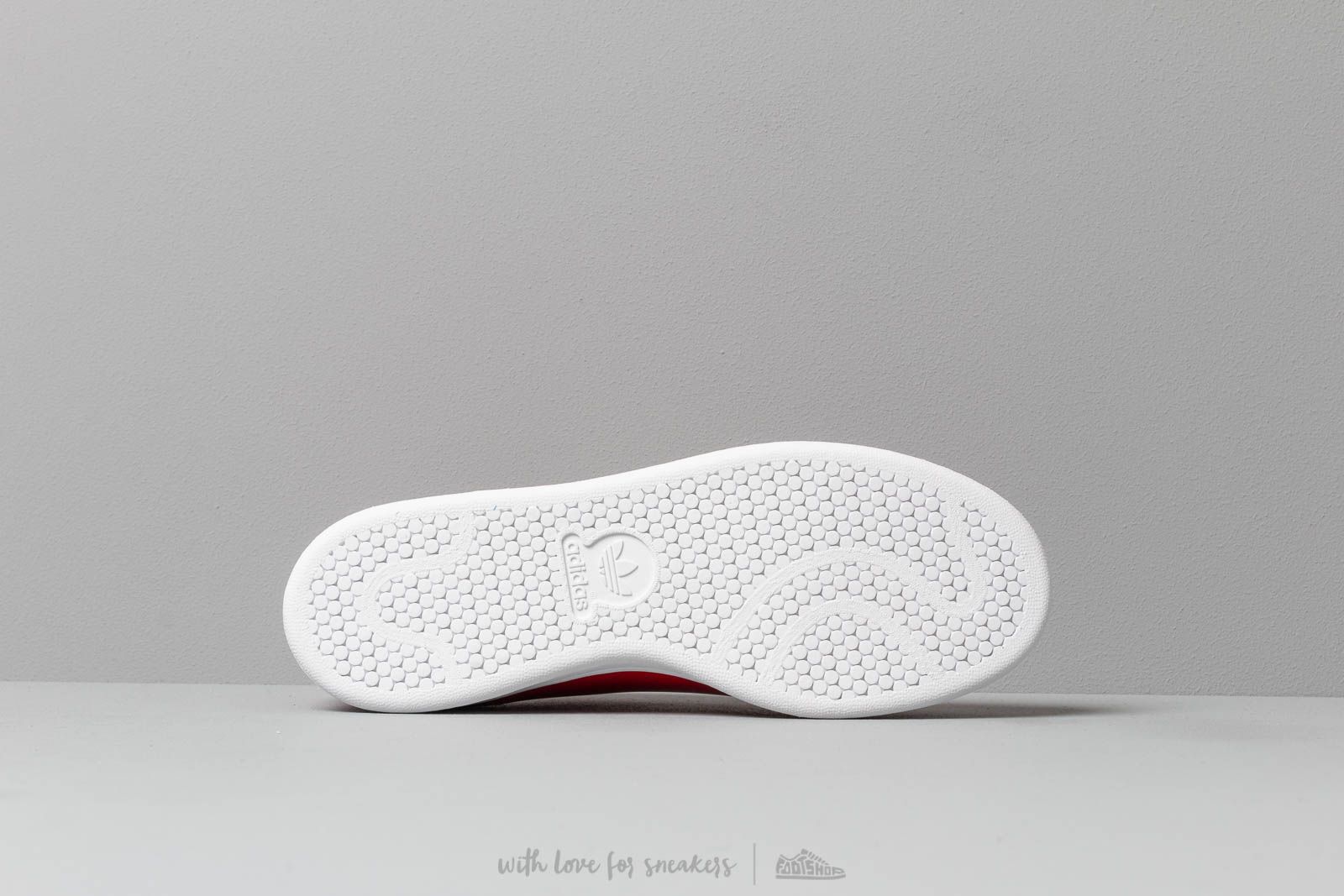 Stan smith active red top