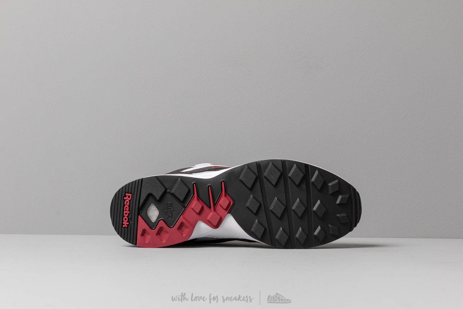 Men's shoes Reebok Pyro White/ Black/ Cranberry Red