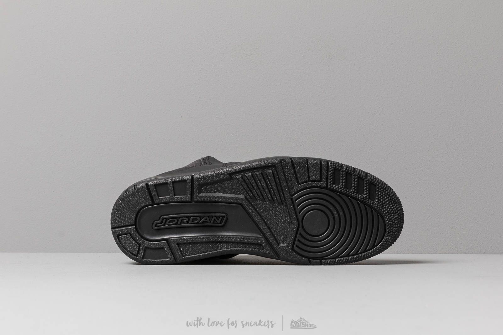 Skor Jordan Courtside 23 Black/ Black-Black