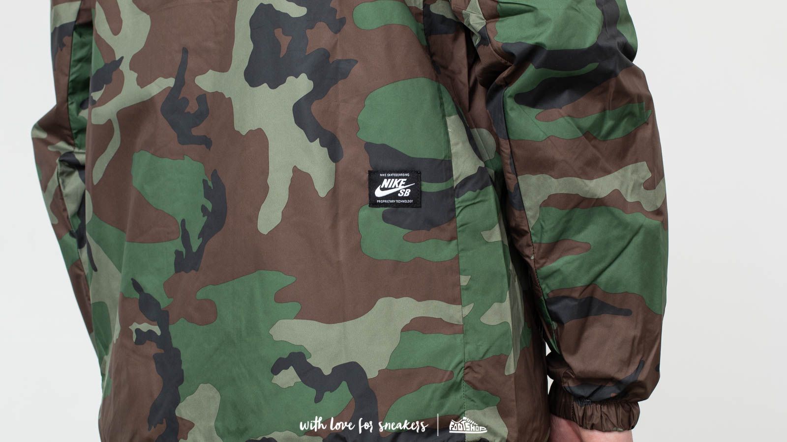 Jackets Nike SB Coach Jacket Medium Olive/ White