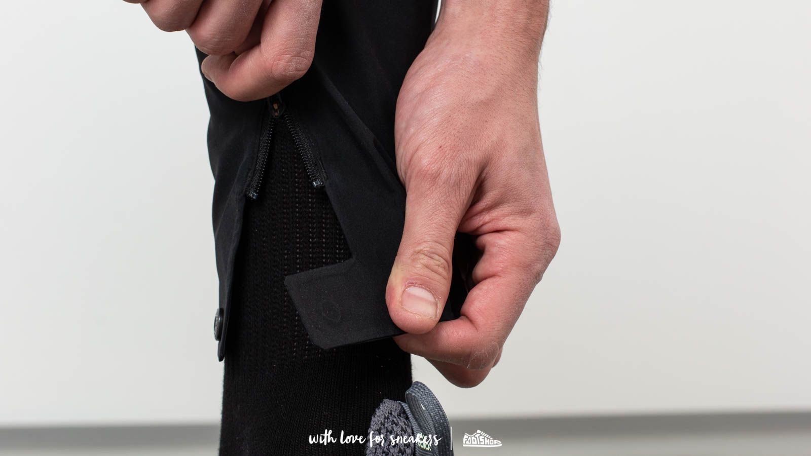 「レア」Adidas ACMON GORE TEX INFINIUM PANTS Pants adidas Consortium ACMON Gore-Tex Pants Black | Footshop