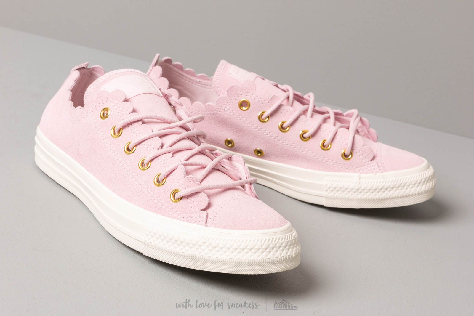 Chuck taylor frilly scallop hotsell