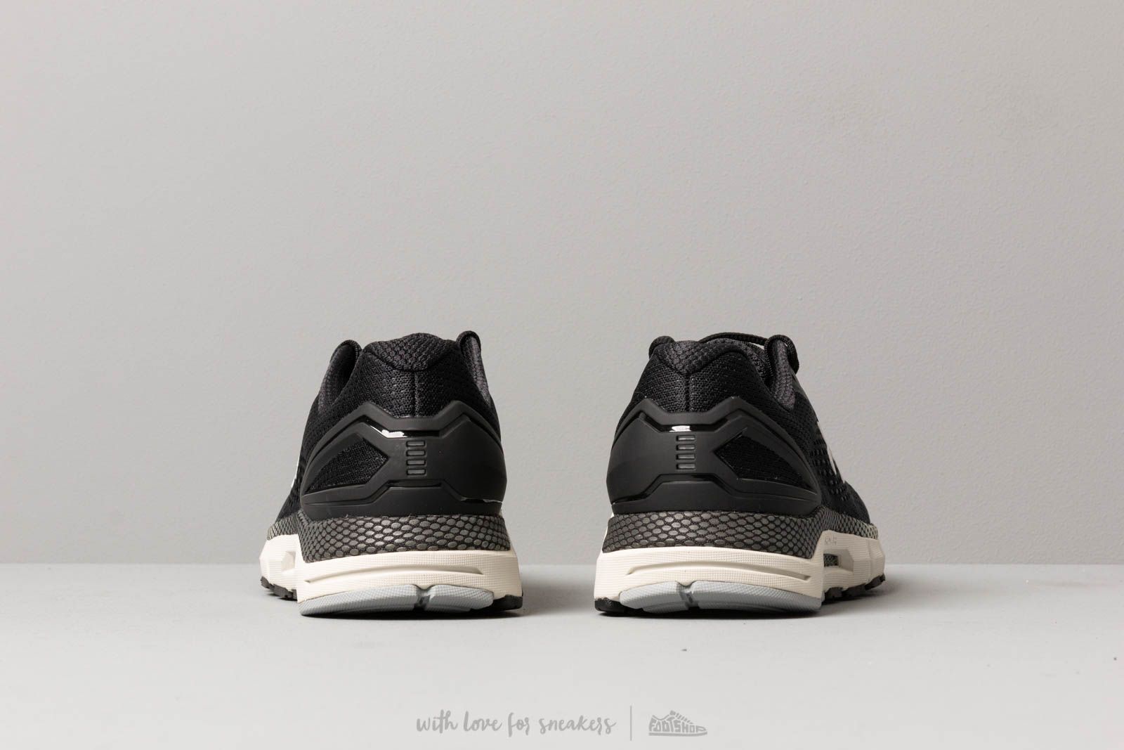 Pánské tenisky a boty Under Armour HOVR Guardian Black