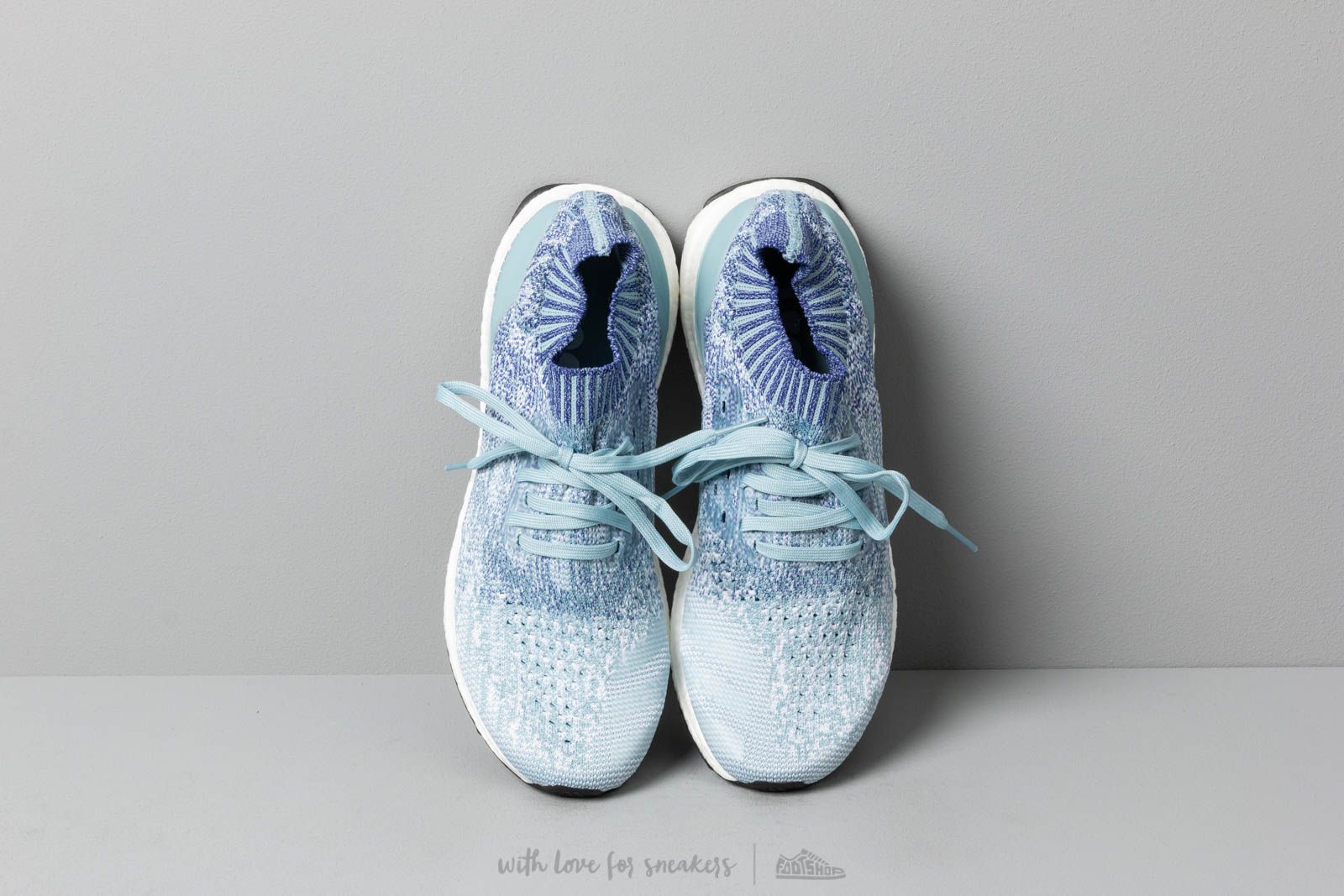 Ultra boost uncaged ash grey blue & red top
