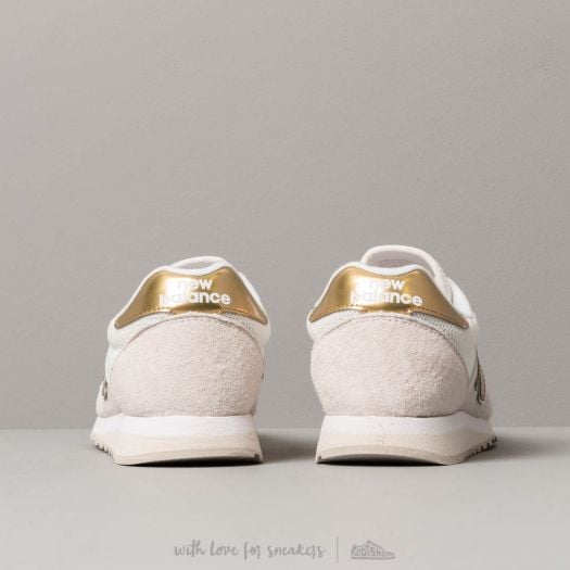 New Balance 520