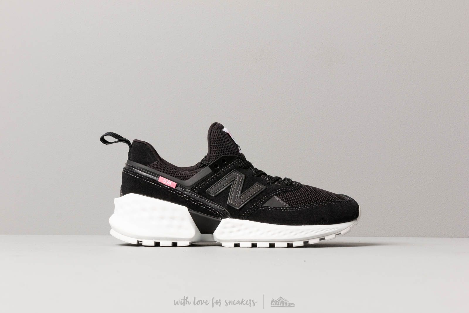 New balance 574 sport v2 best sale black trainers