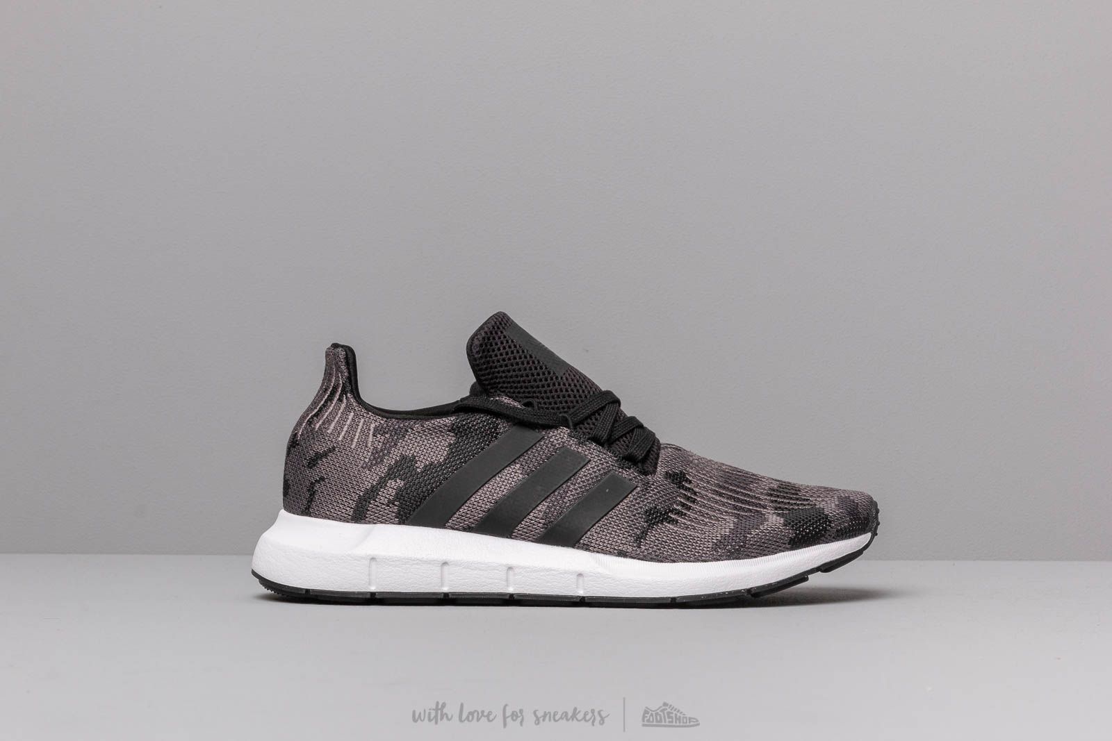 Adidas originals mens swift run trainers 2025 core black/core black/footwear white