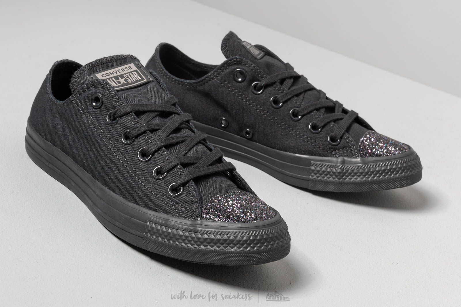 Sugar charm converse hotsell