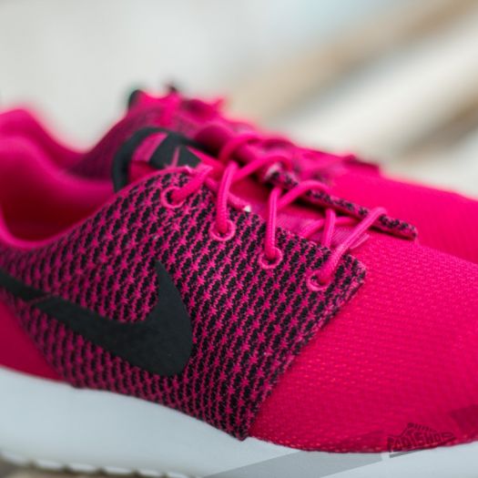Mens hot pink nike shoes on sale