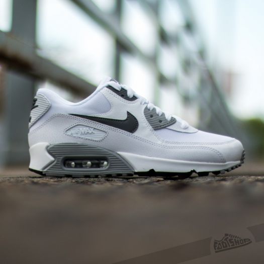 Nike WMNS Air Max 90 Essential