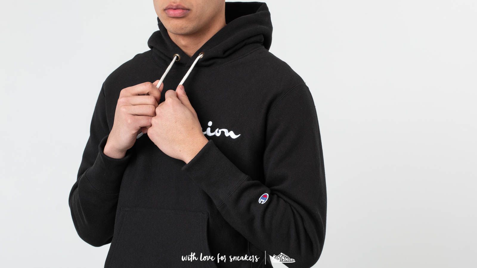 Mikinas ar kapuci un sporta krekli Champion Hoodie Black