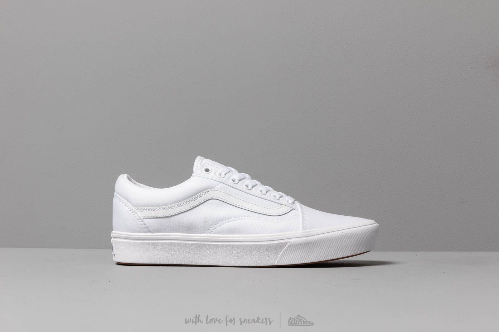 Comfycush old skool shoes white discount