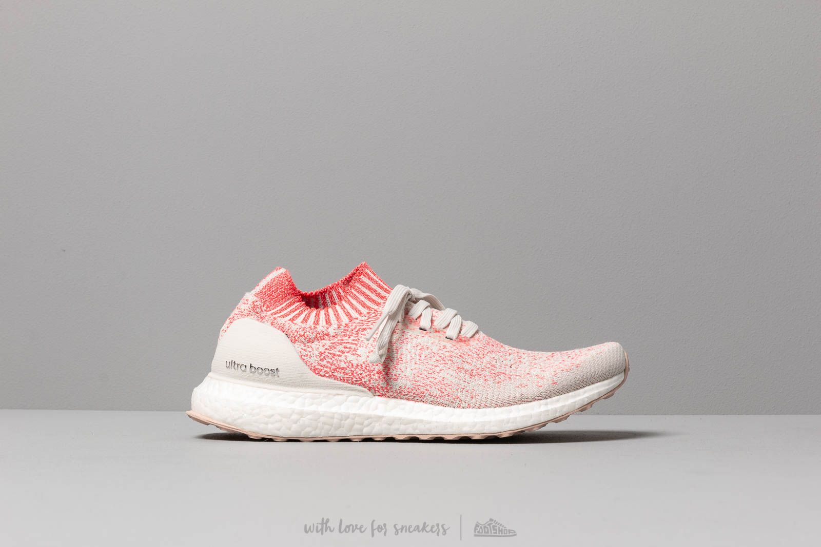 Încălțăminte și sneakerși pentru femei adidas UltraBOOST Uncaged W Raw White/ Raw White/ Shock Red