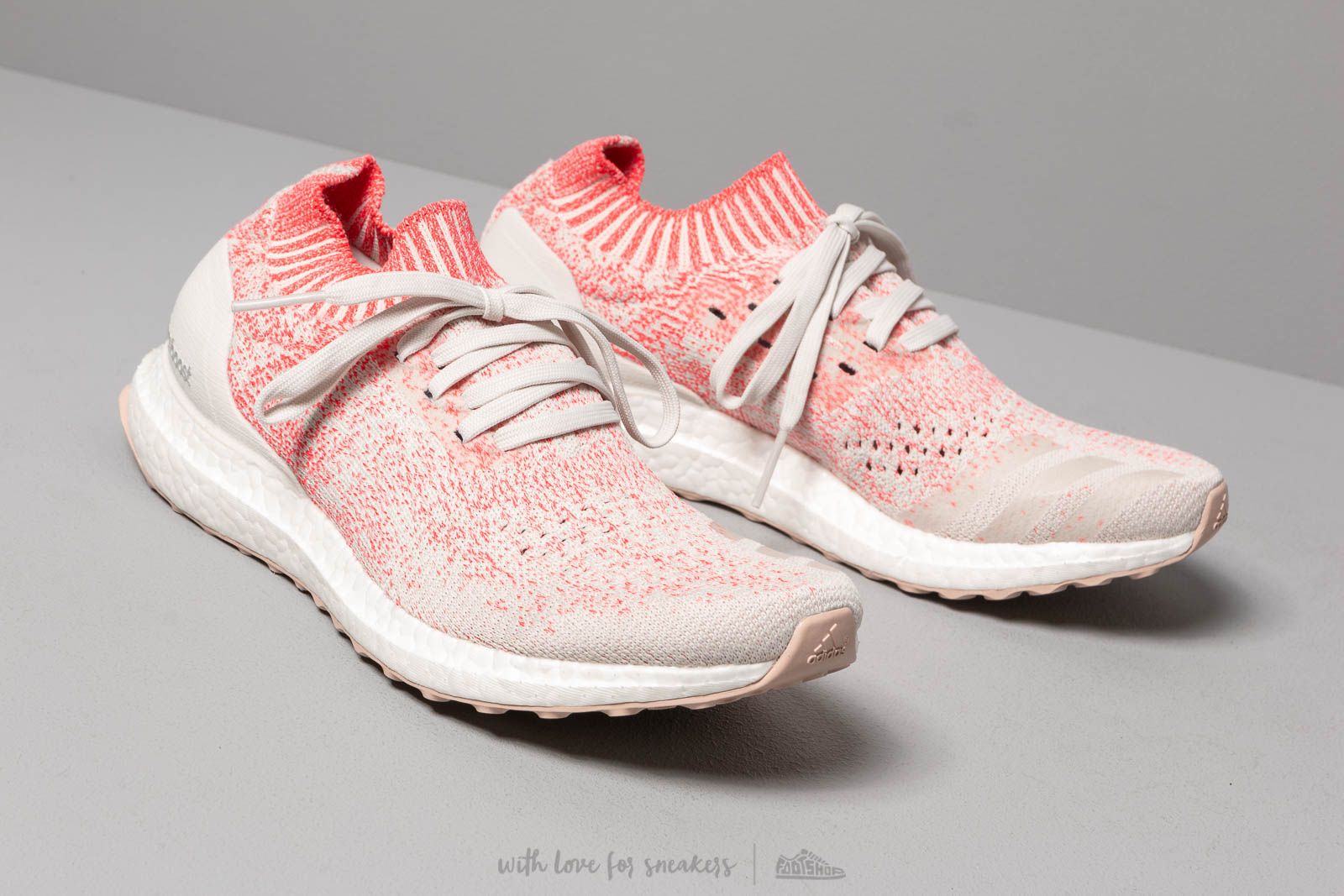 Încălțăminte și sneakerși pentru femei adidas UltraBOOST Uncaged W Raw White/ Raw White/ Shock Red