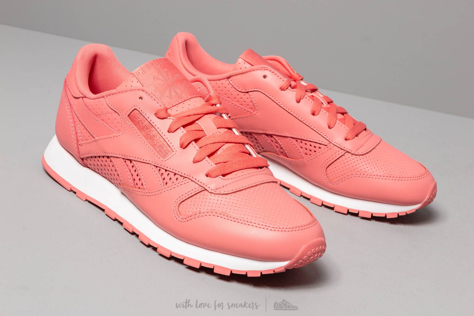 Reebok rose daim on sale