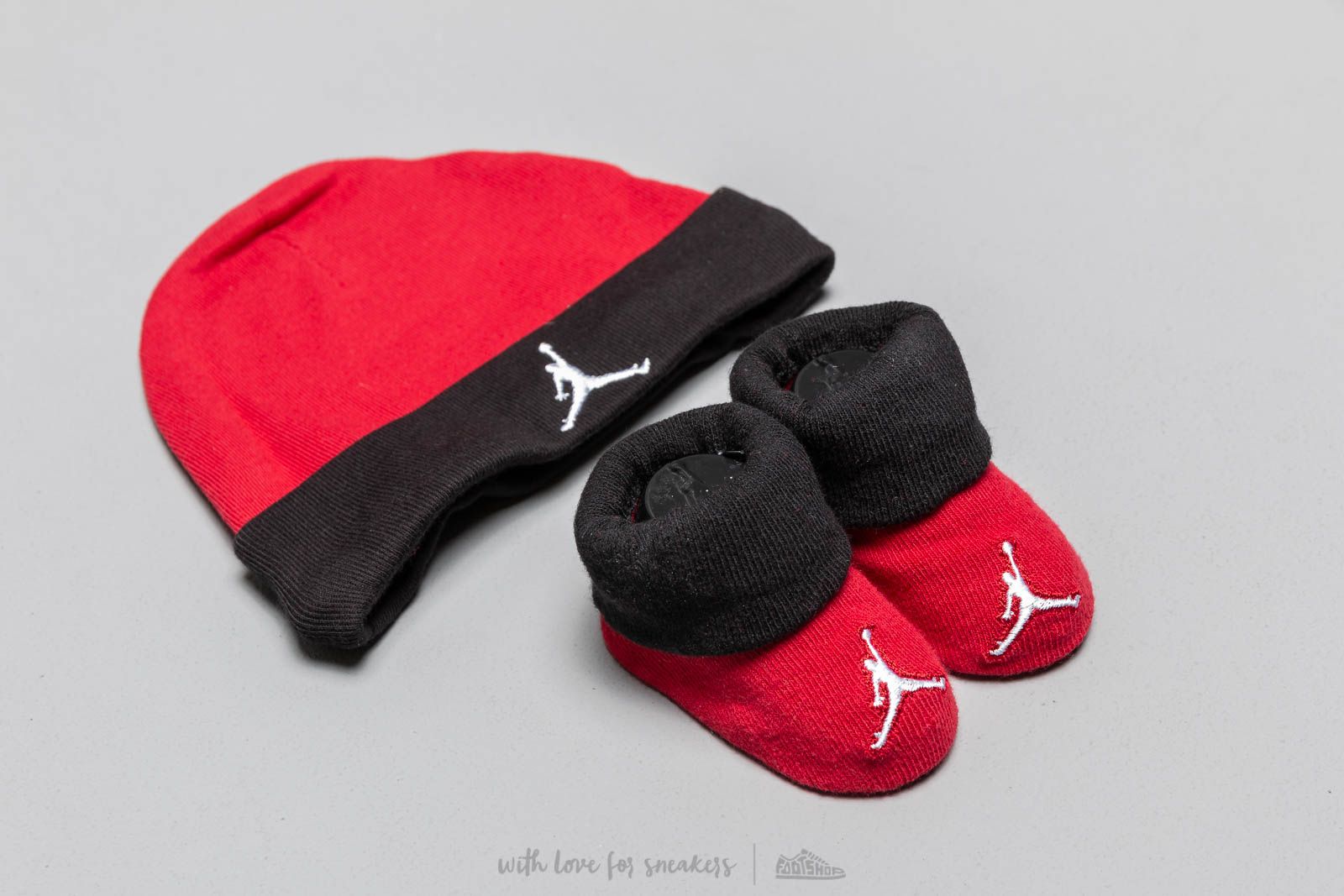 Jordan infant hat and booties 2025