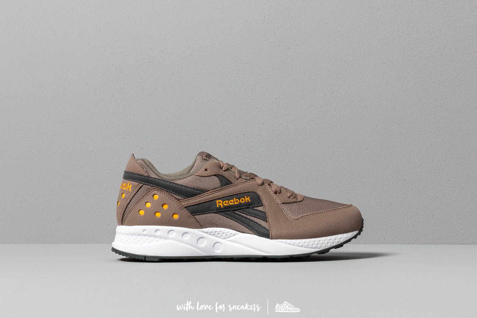 Meeste kingad Reebok Pyro Trek Grey/ Gravel/ Trek Gold