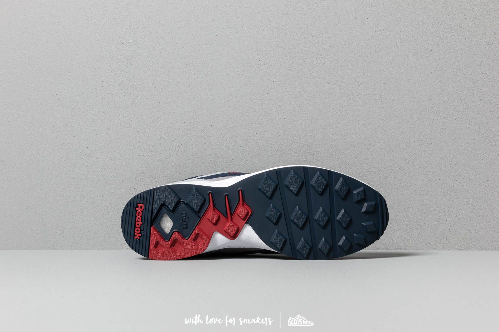 Chaussures et baskets homme Reebok Pyro Cold Grey/ Navy/ White
