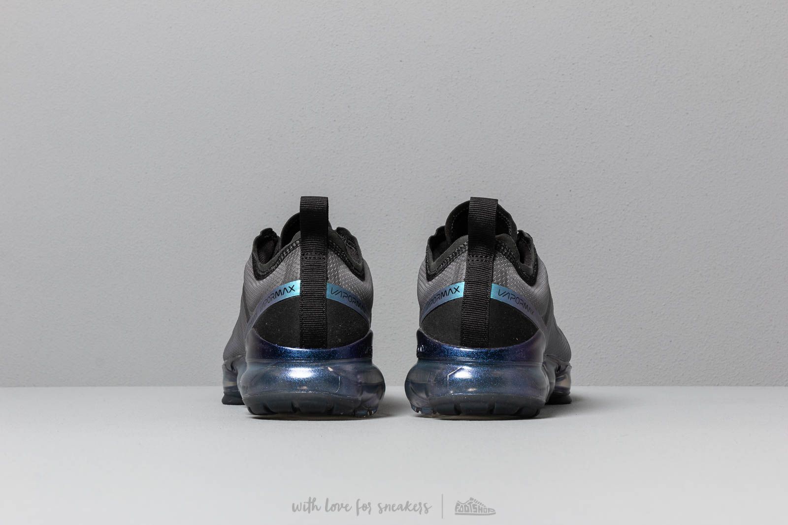 Nike air vapormax 2019 black/laser top fuchsia grade school kids' shoe