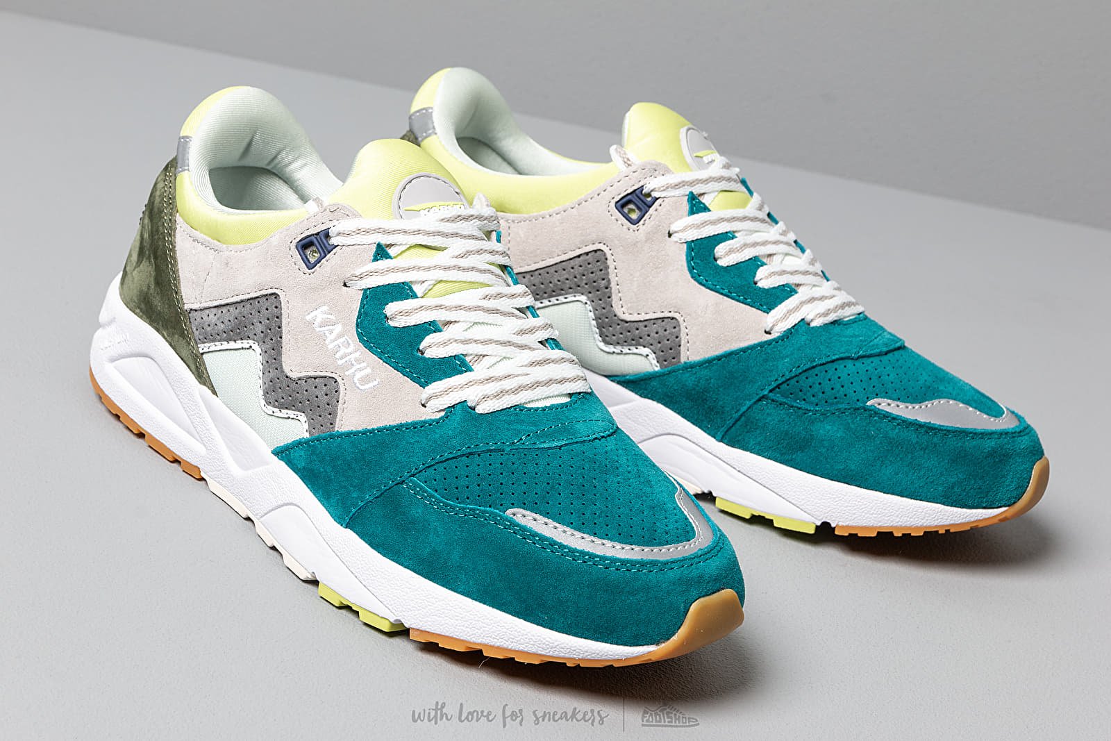 Karhu aria online lunar rock