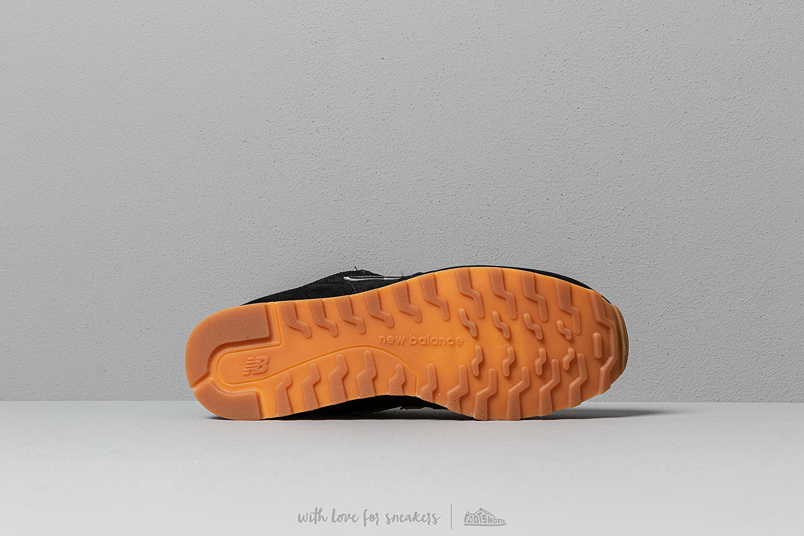 New balance 373 black orange deals