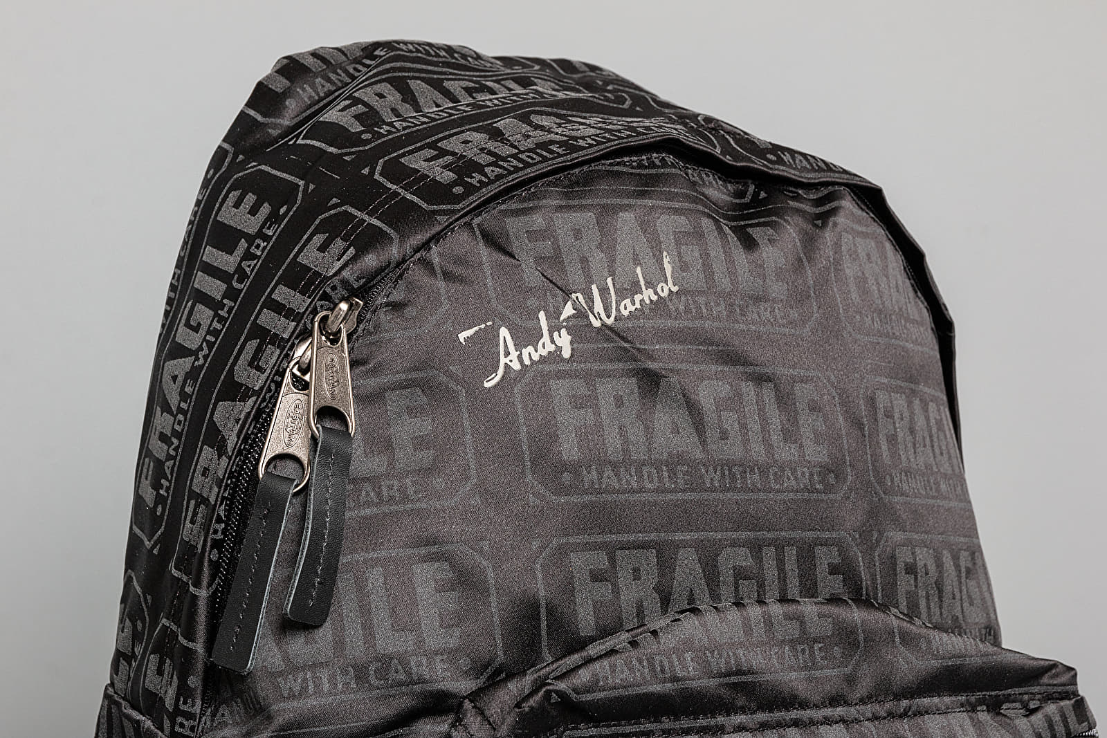 Nahrbtniki  EASTPAK x Andy Warhol Padded Pak'r Reflective Fragile