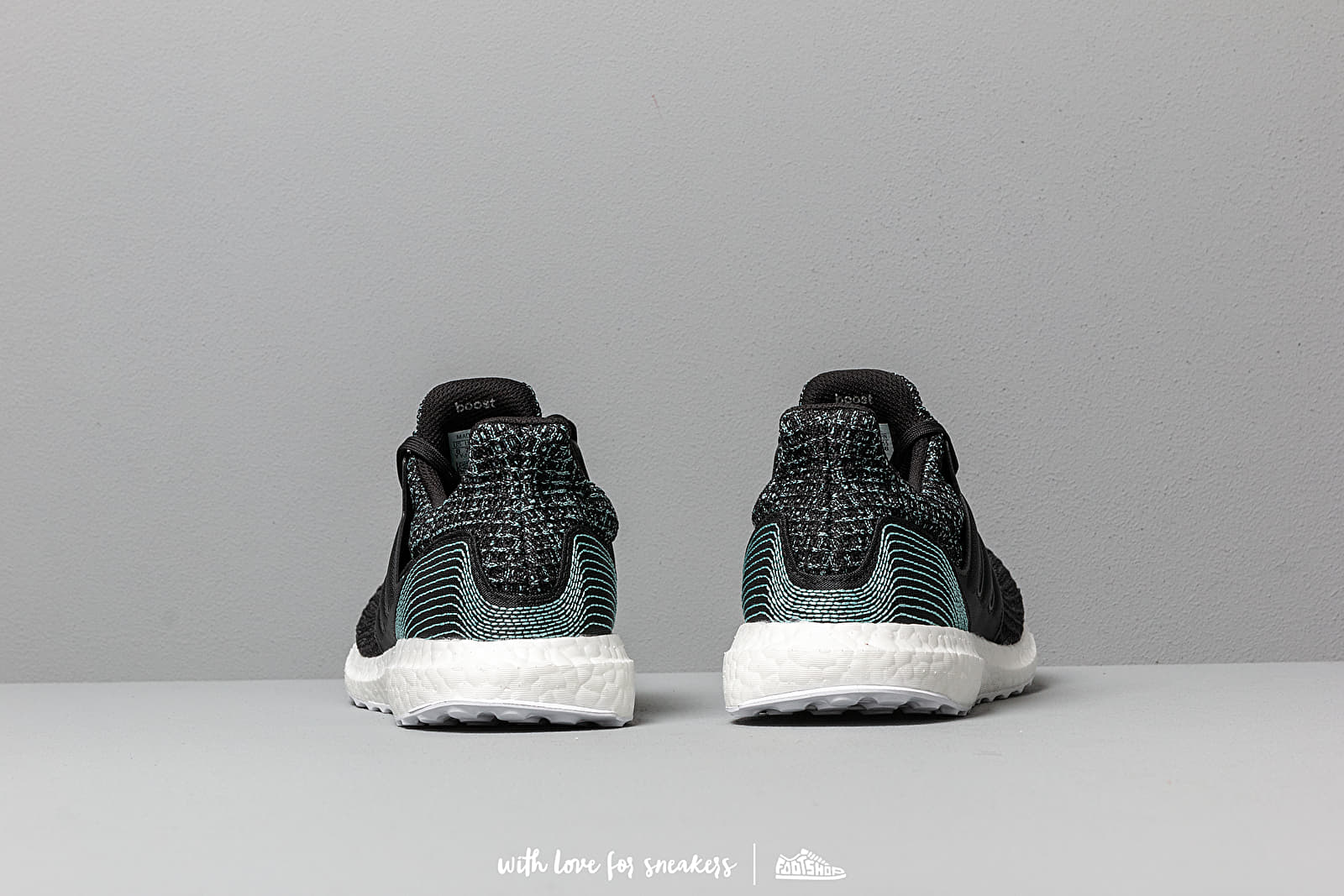 Pánske tenisky a topánky adidas x Parley UltraBOOST Core Black/ Core Black/ Ftw White