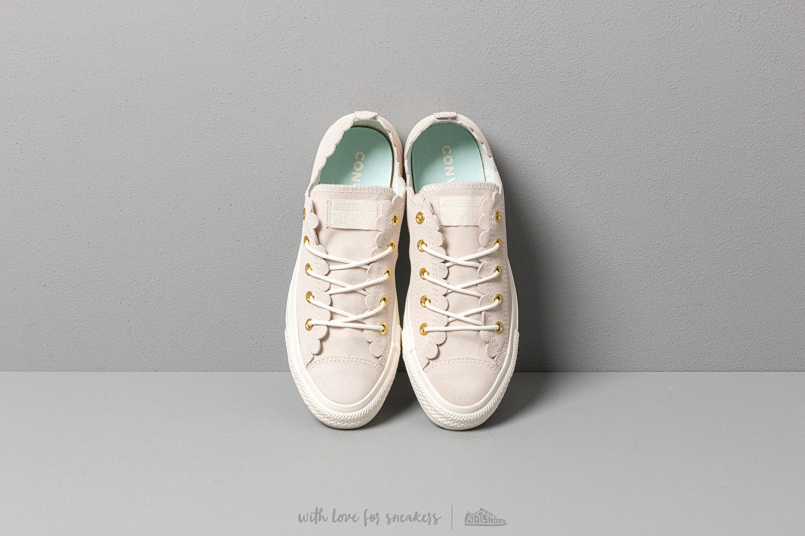 Chuck taylor frilly scallop hotsell