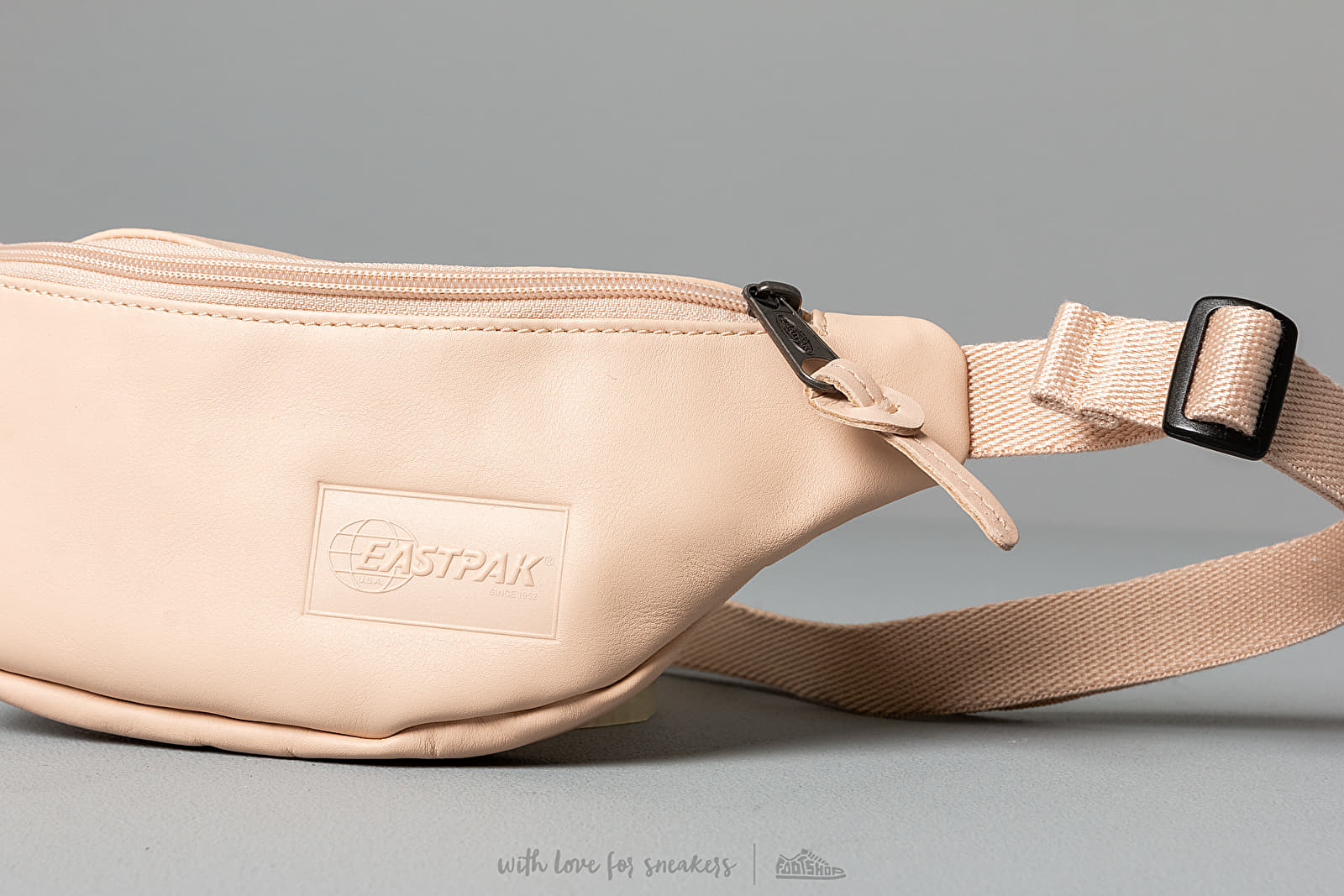 Eastpak hot sale springer leather