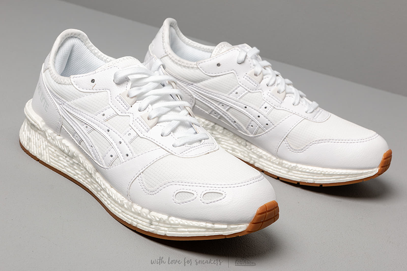 Asics hypergel lyte store white