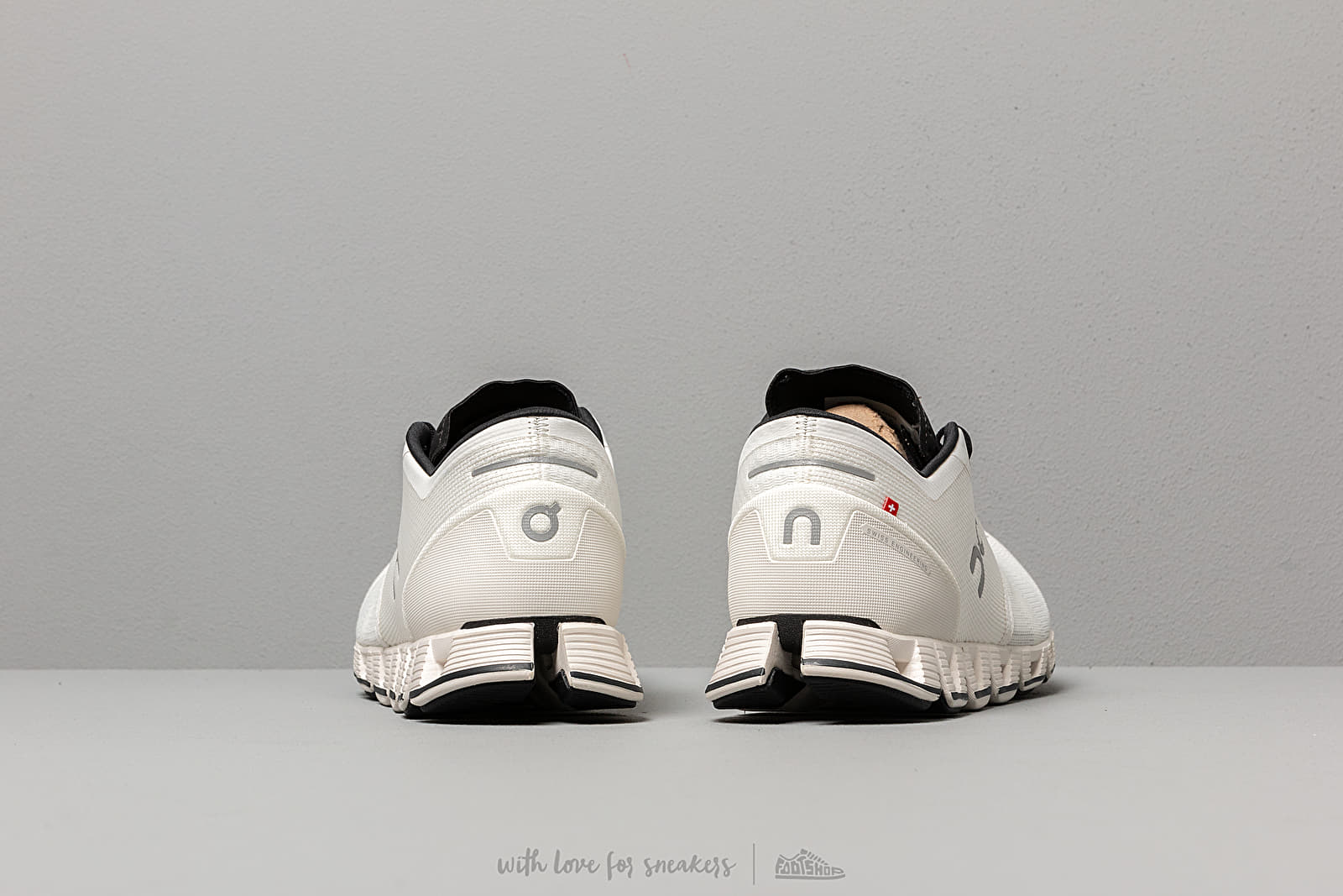 Încălțăminte și sneakerși pentru bărbați On Running Cloud X White/ Black