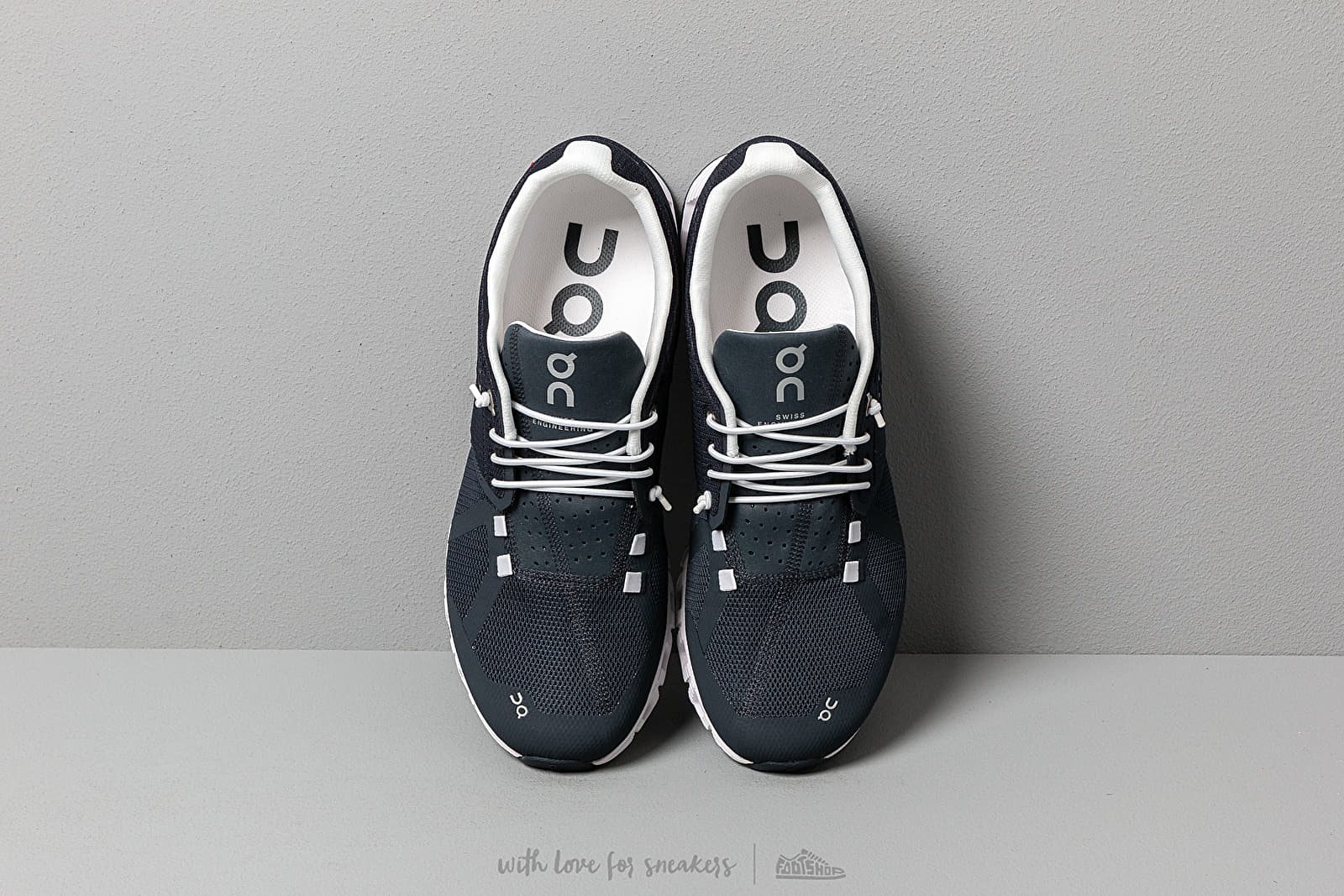 Miesten kengät On Cloud Navy/ White