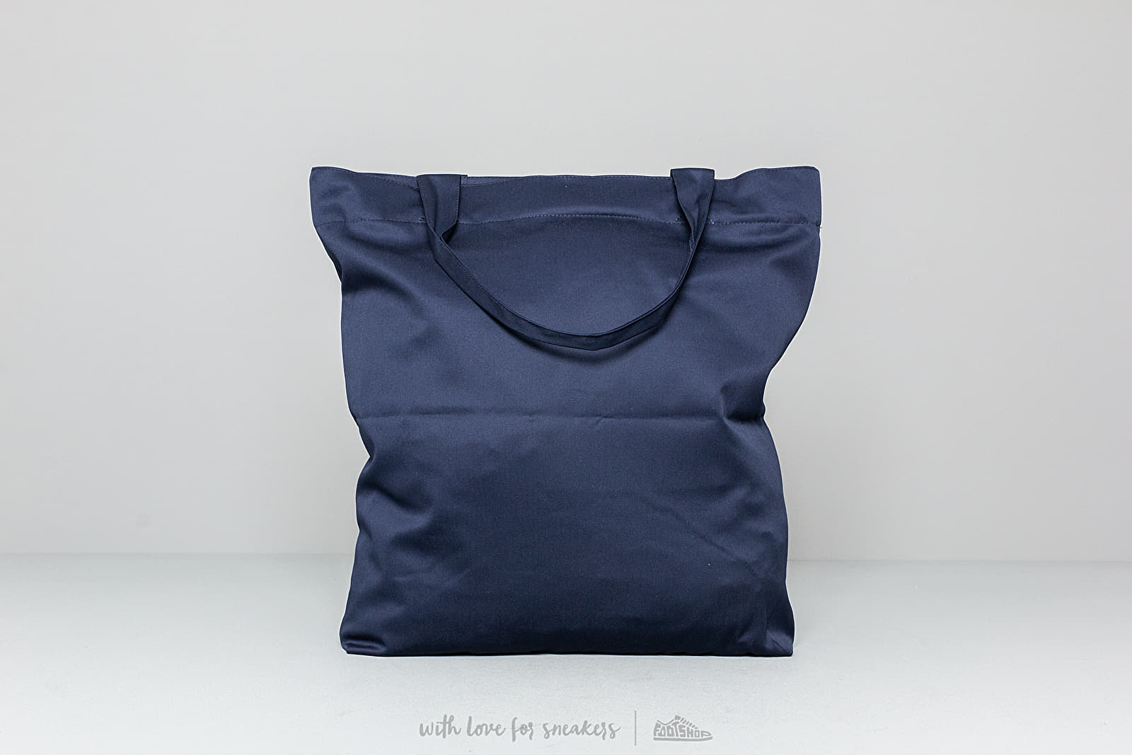 Crossbody-tasker Karhu X R-Collection: “CATCH OF THE DAY” Anorak Bag XL Patriot Blue