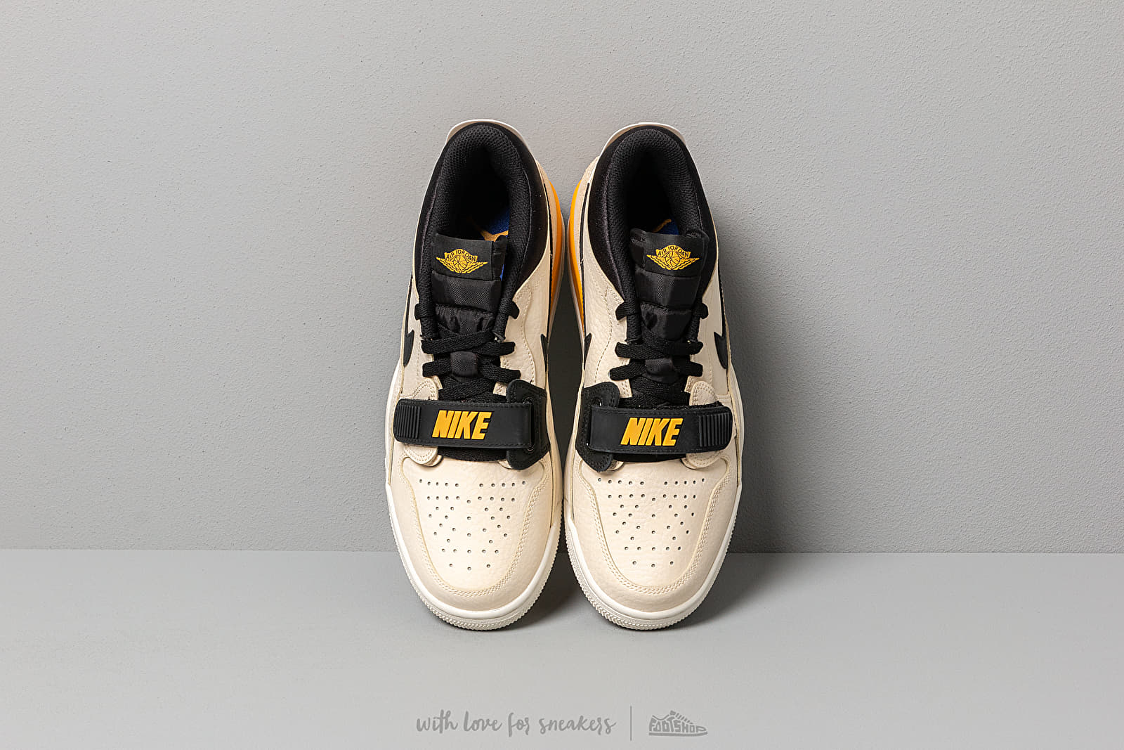 Air jordan legacy 312 low vanilla top