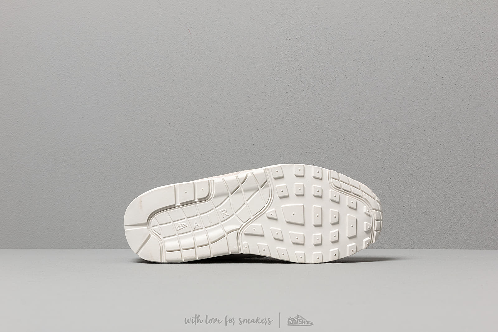 Női cipők Nike Wmns Air Max 1 Premium Summit White/ Summit White-Summit White