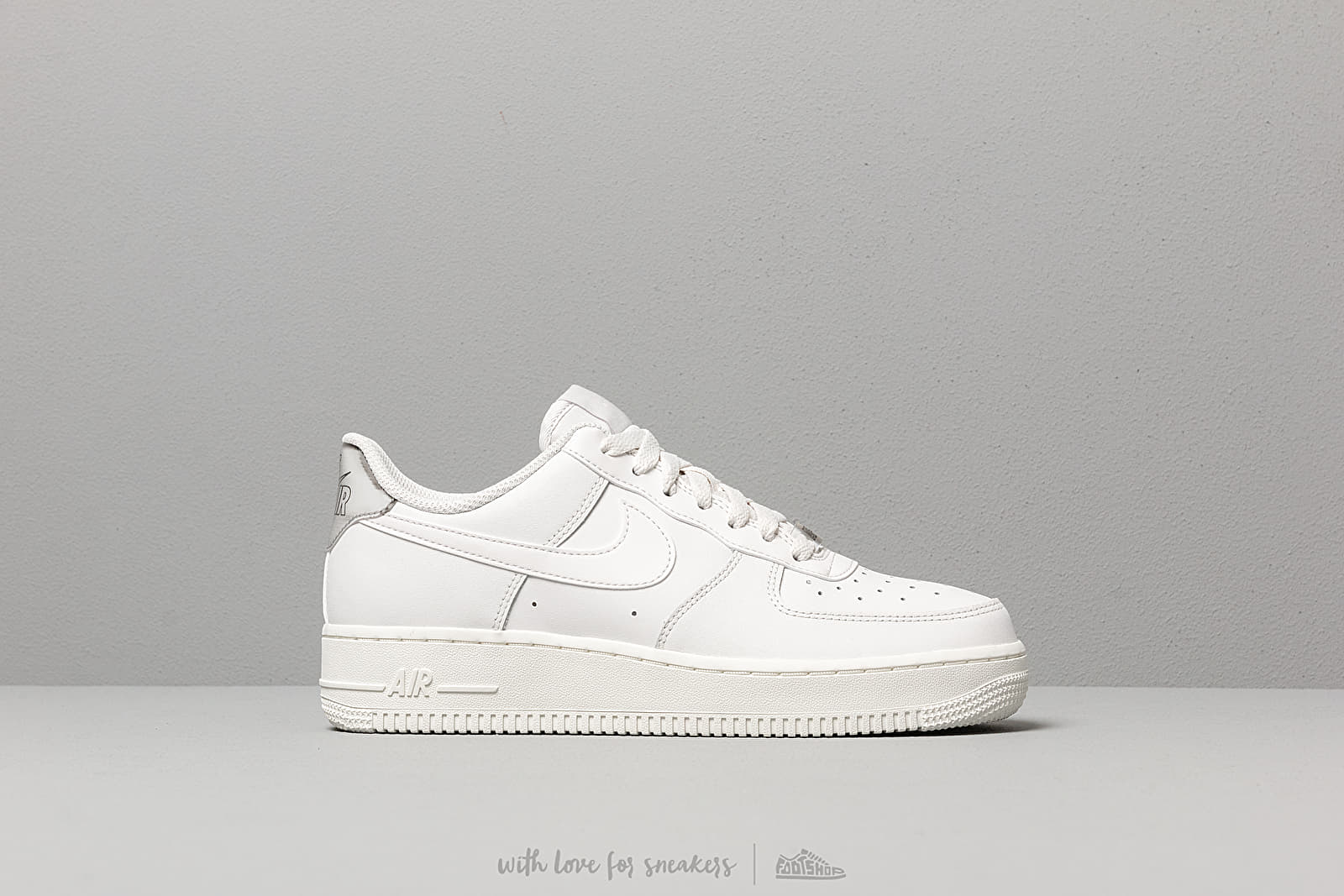 Nike air force clearance 1 07 essential platinum