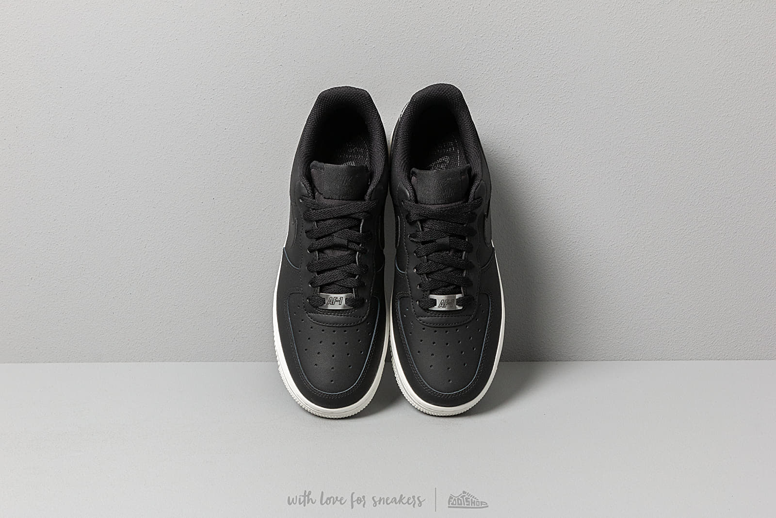 Nike air force best sale 1 07 dames zwart