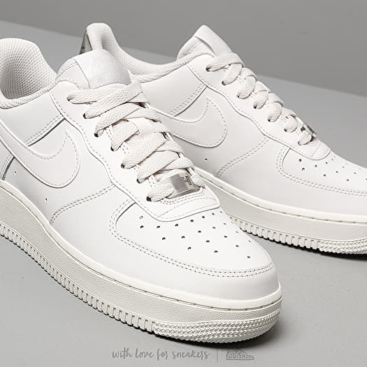 Women s shoes Nike Wmns Air Force 1 07 Essential Platinum Tint