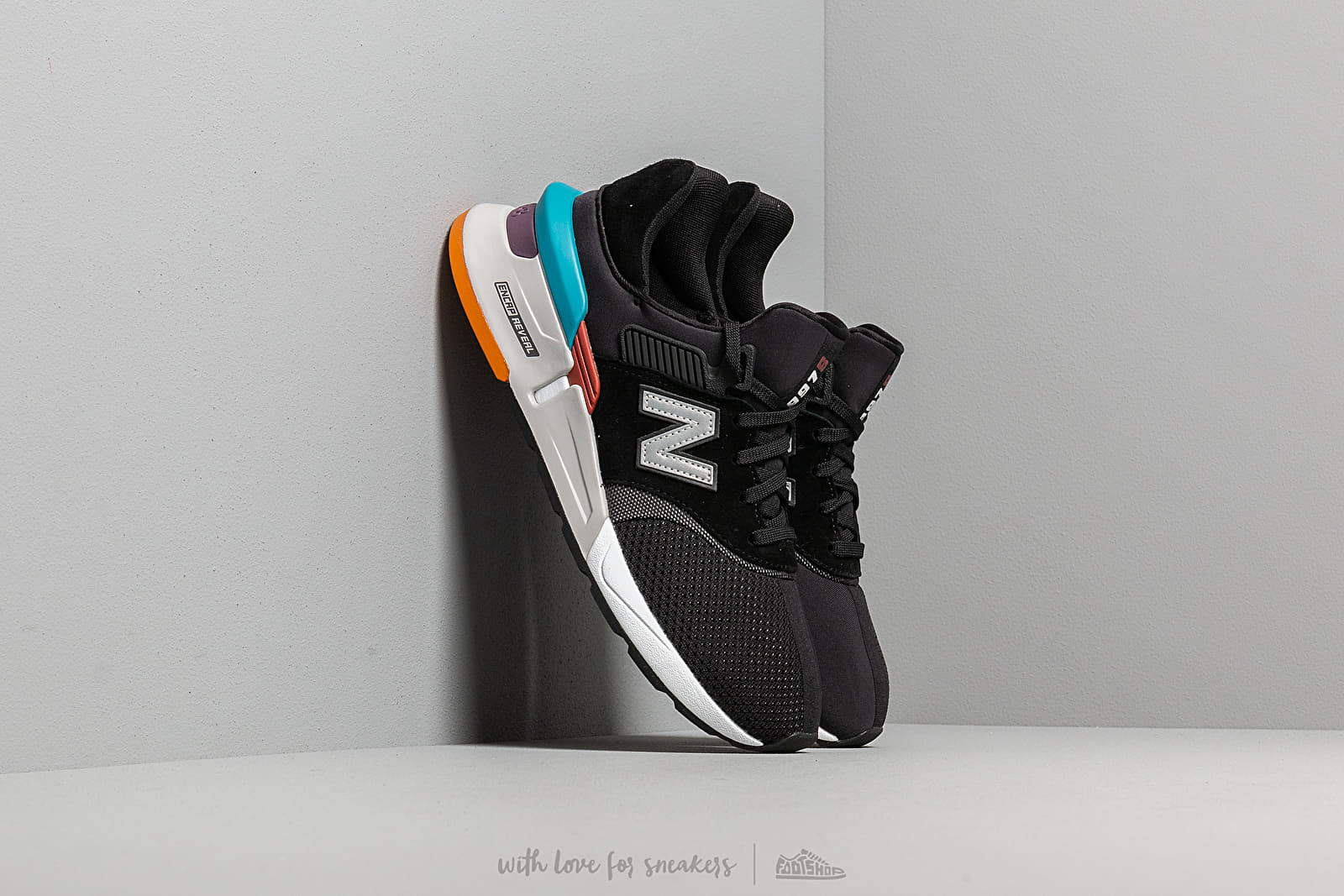 Herren Sneaker und Schuhe New Balance 997 Black/ Grey/ Multicolor