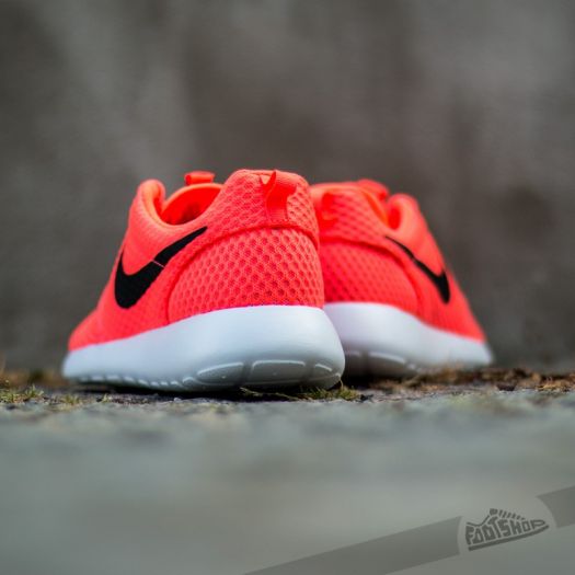 Roshe run noire clearance et rouge