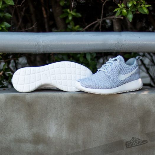 Women s shoes Nike Wmns Rosherun Flyknit Wolf Grey Platinum White Footshop